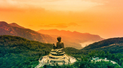 Base, camino, fruto y visión, meditación y acción